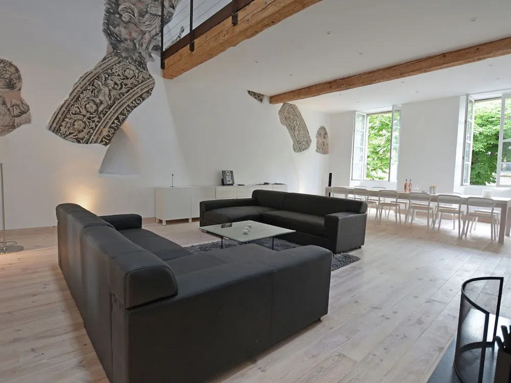 Quaint Villa in Chalabre with Swimming Pool