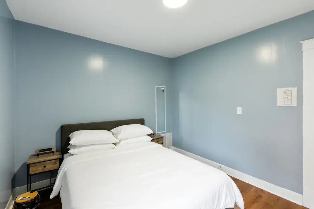 Comfy 3br Flat Close To The Falls 3 Bedroom Apts