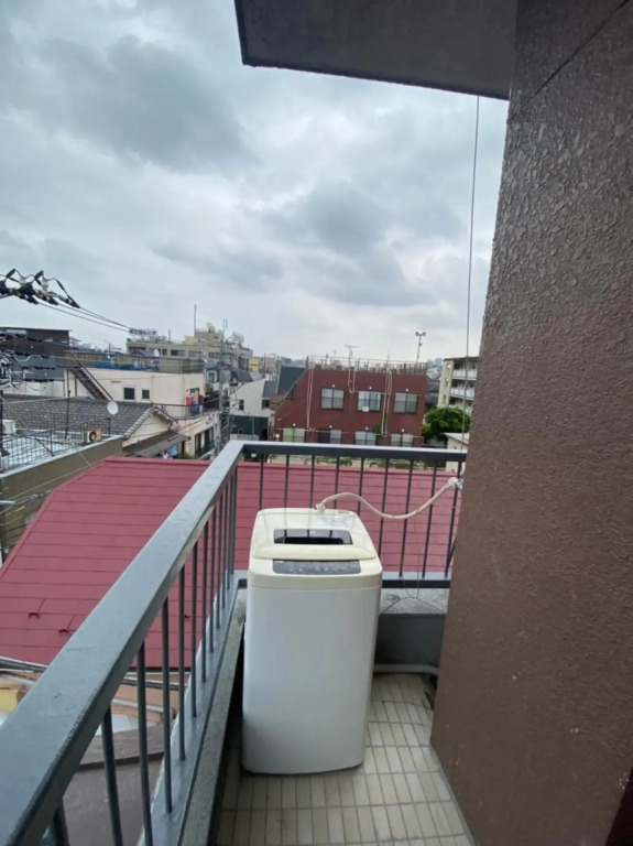 Takemura Building 305