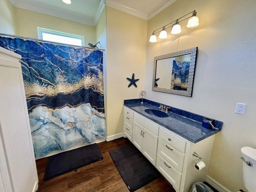 Beachy Beach 3 Bedroom Home by Redawning