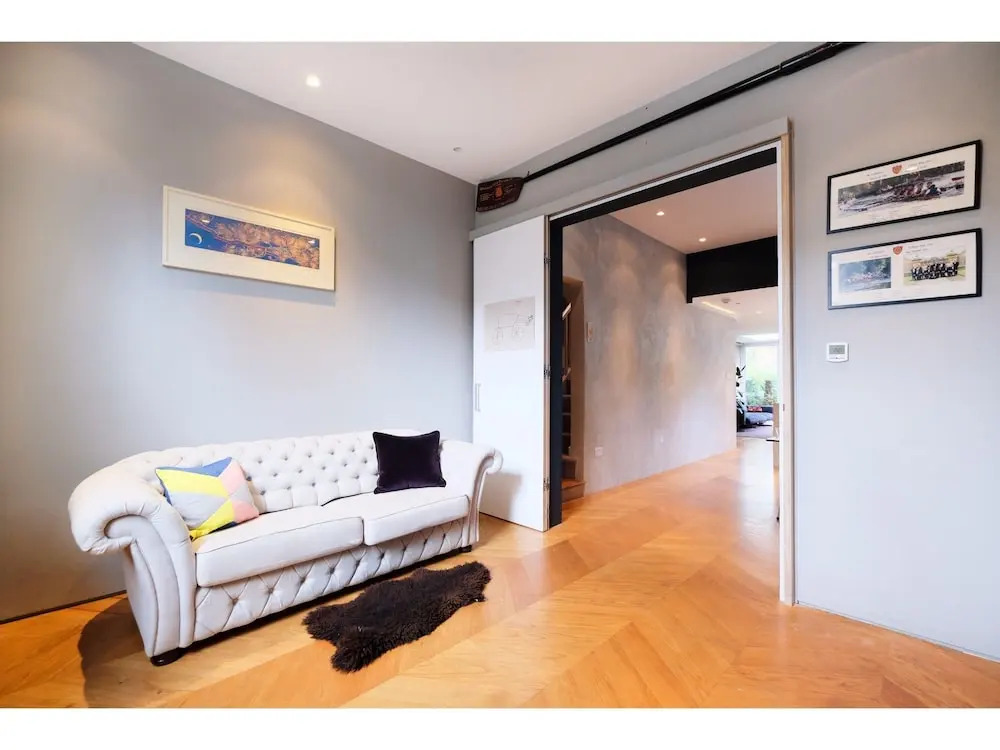 Spacious Modern 3 bed Architect-designed House