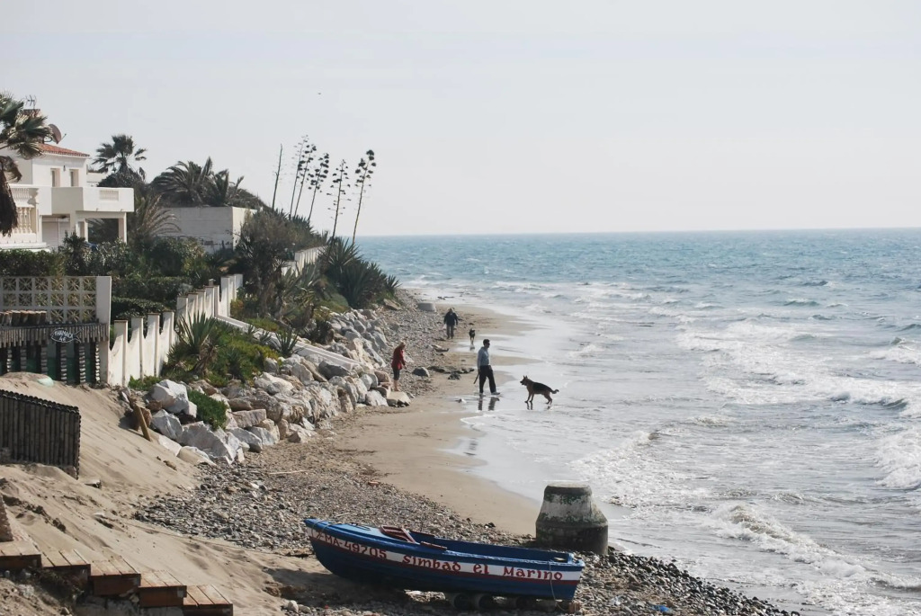 Beautiful villa 30 meters from the beach fantastic sea views