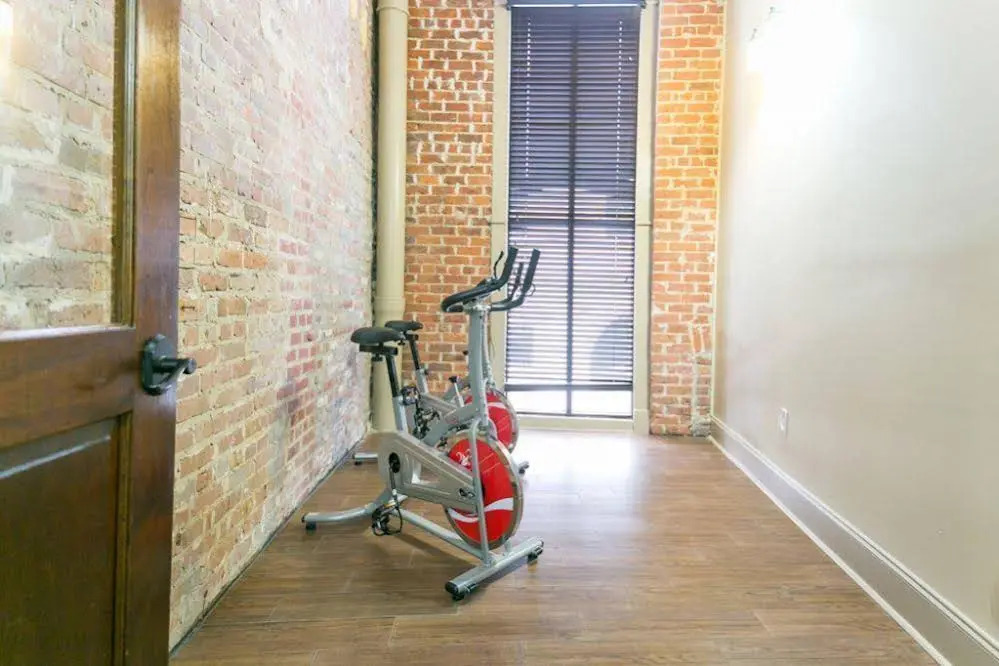 Hosteeva Baronne Street Suites