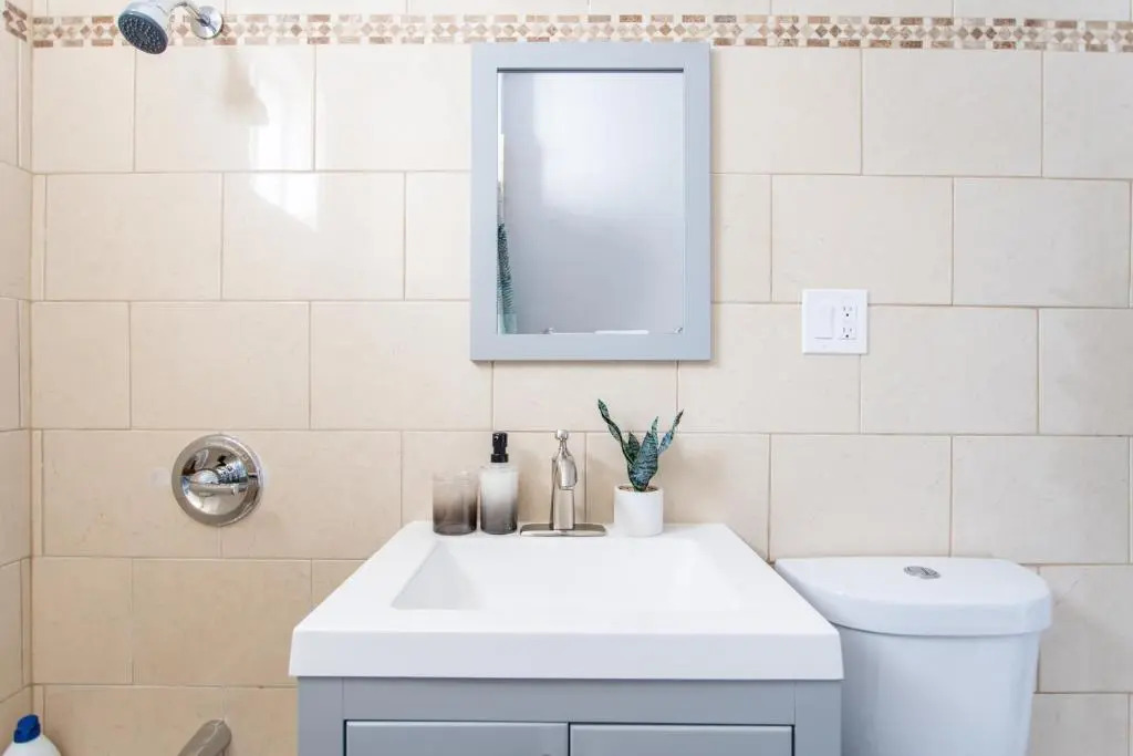 Stylish and Cute 2BR Apartment Near Wrigley!