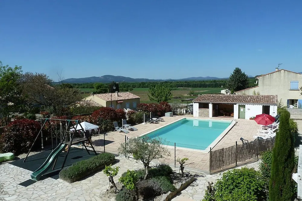 Large Ground Floor Apartment With 2 Bedrooms And A Big Terrace