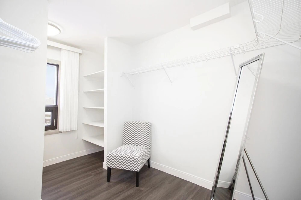 Luxurious 1bdrm Apartment With Parking and Wi-fi