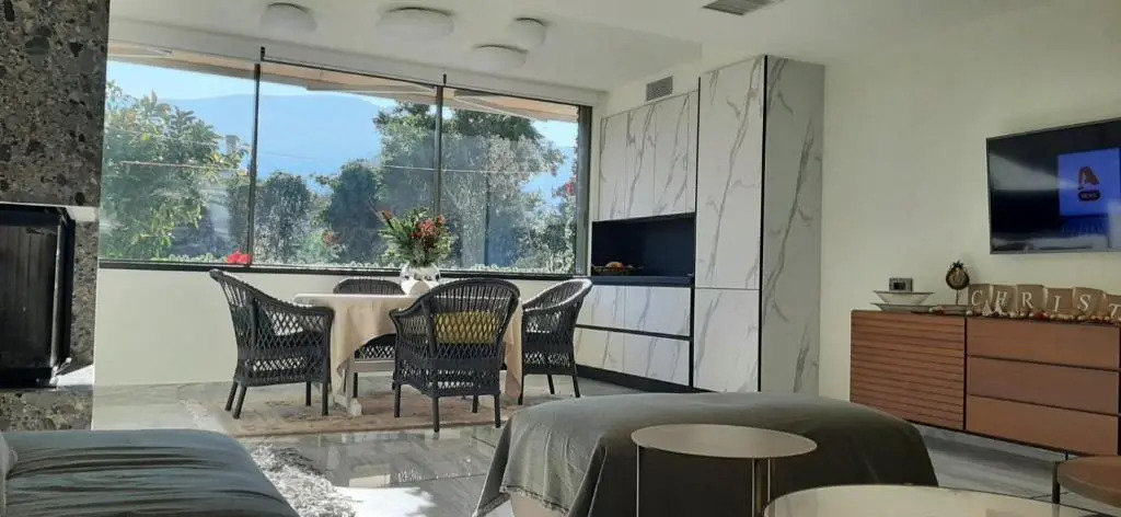 Sandy's Superior Suite