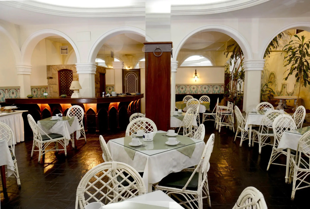 Hotel Muñiz