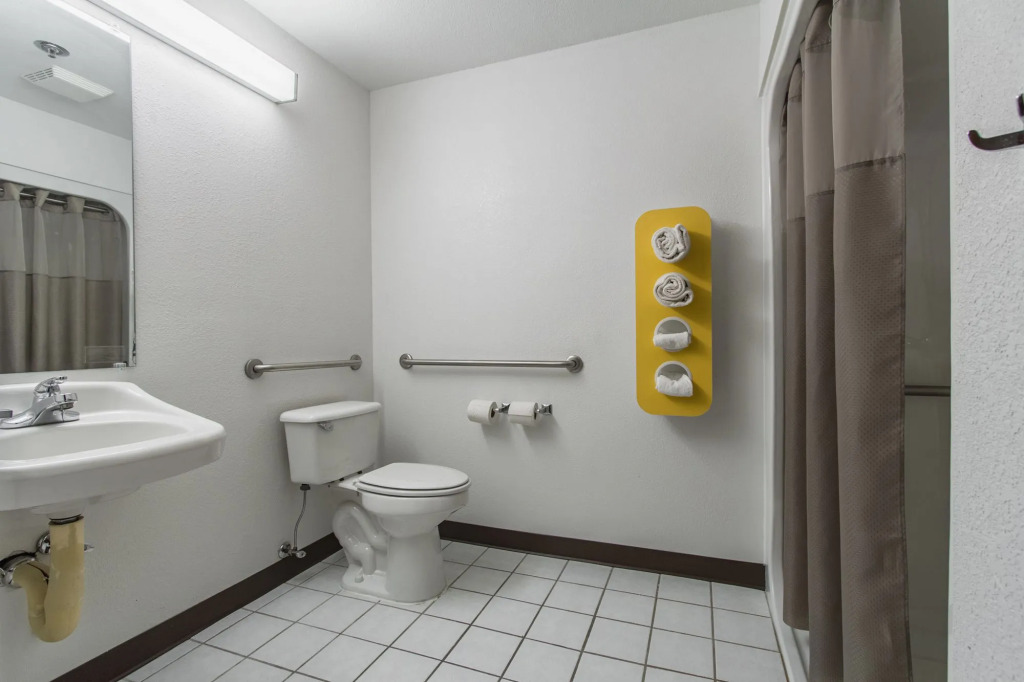 Microtel Inn & Suites by Wyndham Cleveland Streetsboro