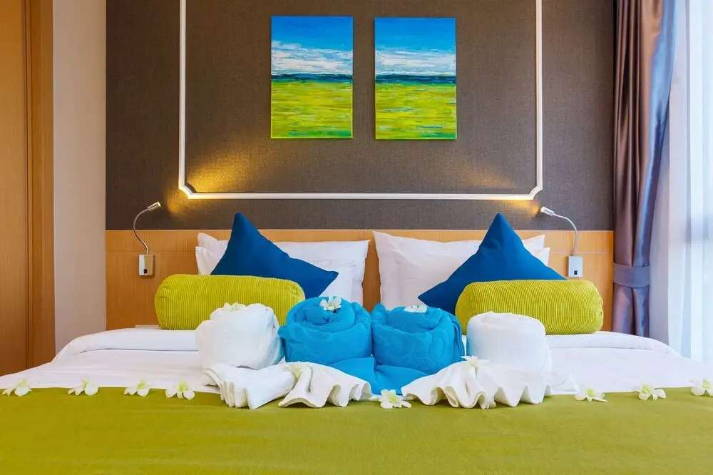The Aristo Beach Front 520 by Holy Cow