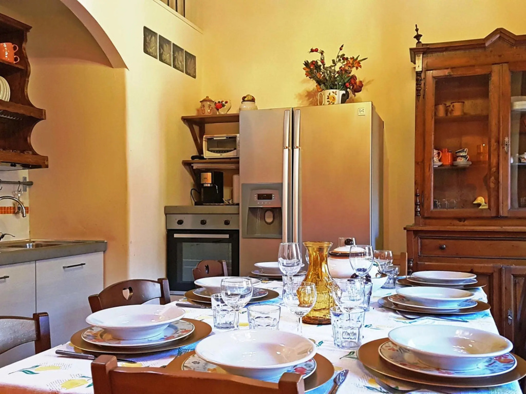 Exquisite Holiday Home in Pistoia With Swimming Pool