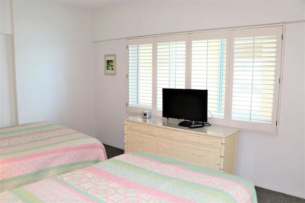 Jamaica Royale T22 - 2 Br Condo