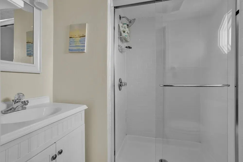 Home Port - Spacious Retreat In Prime Location 4 Bedroom Home
