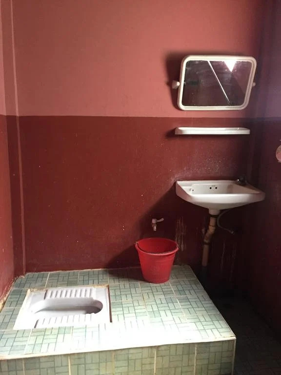 Shwe Daung Thiri Motel - Burmese Only