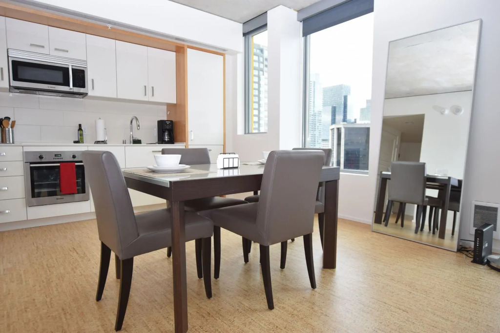 Space Needle Suites by Luxe Hubs