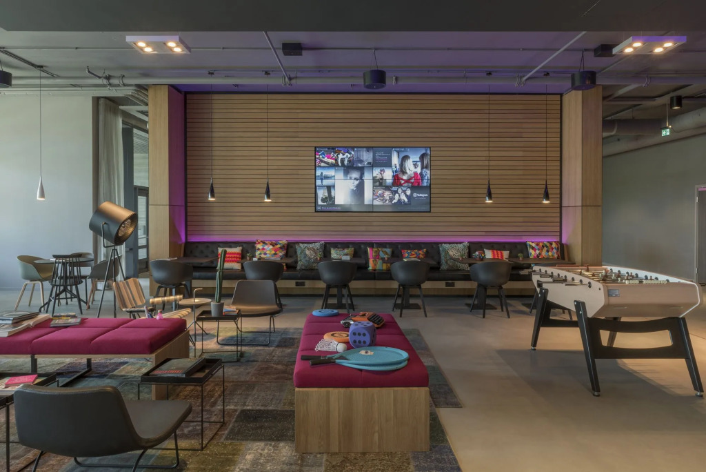 X Hotel
