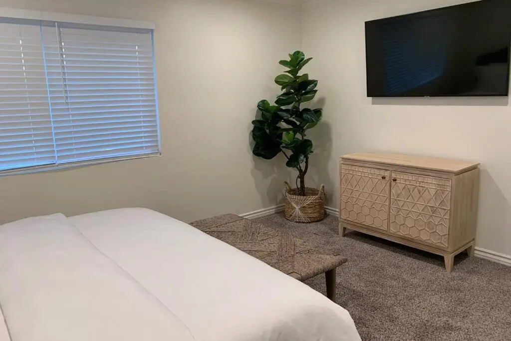 City Center Villa - Pool, Patio & Close To Beach!