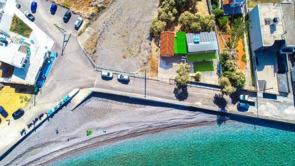 TerraZeus - Stone House Beachfront 3