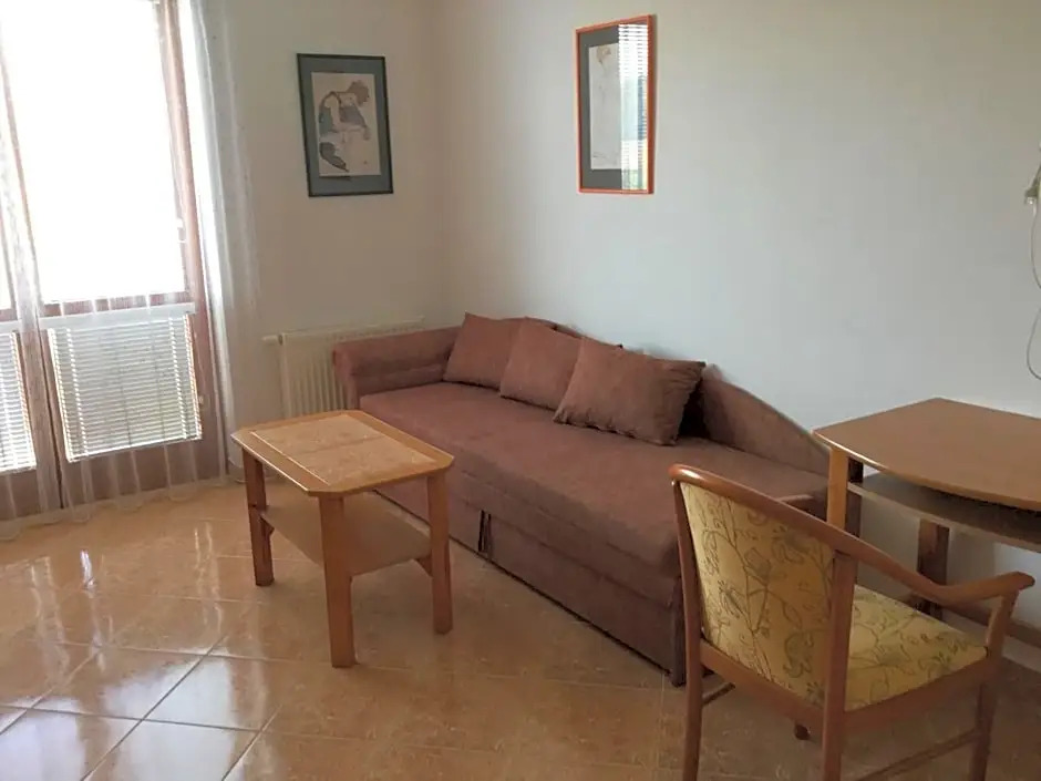 Pension 325