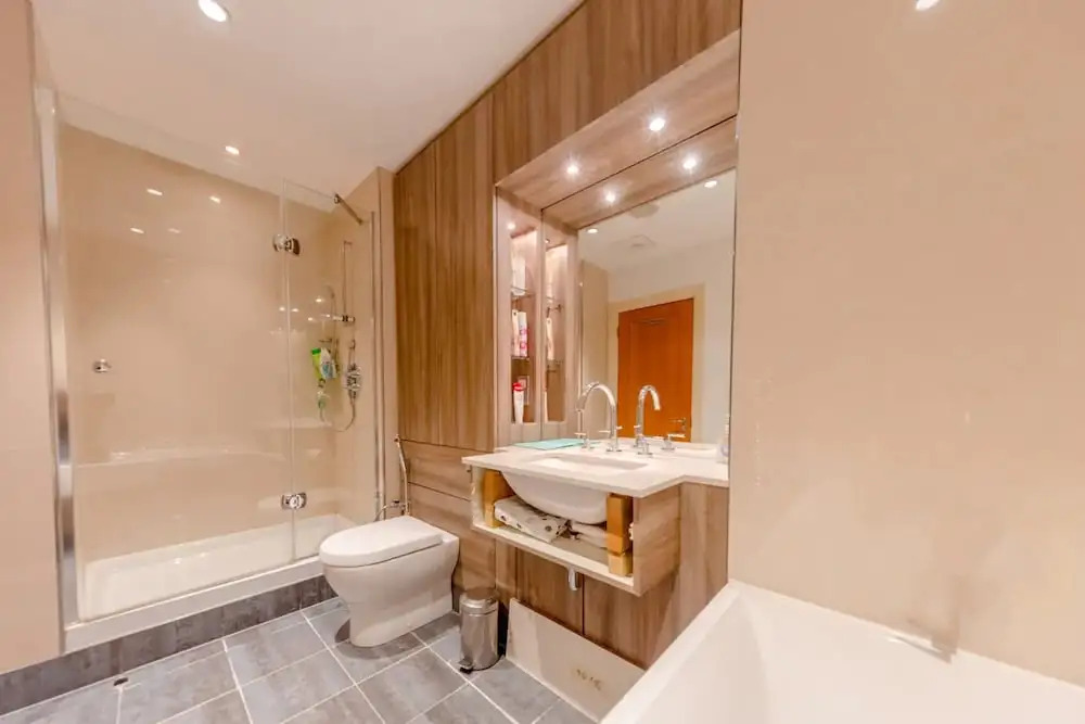 Gorgeous 3 Bedroom Flat in Vauxhall With City Views