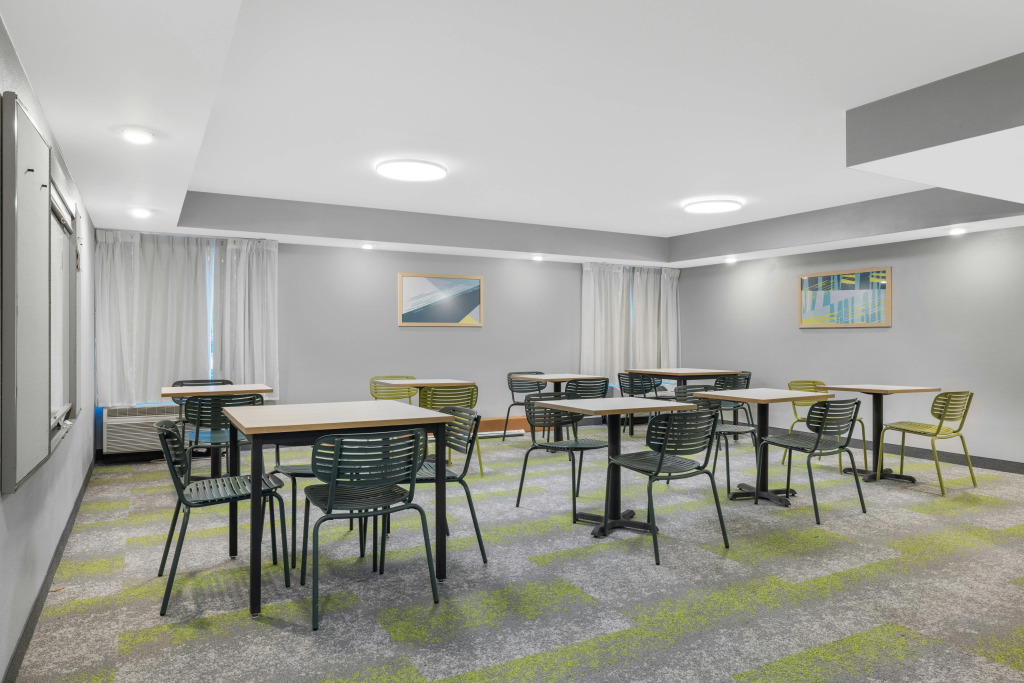 Spark by Hilton Colorado Springs I 25 Central