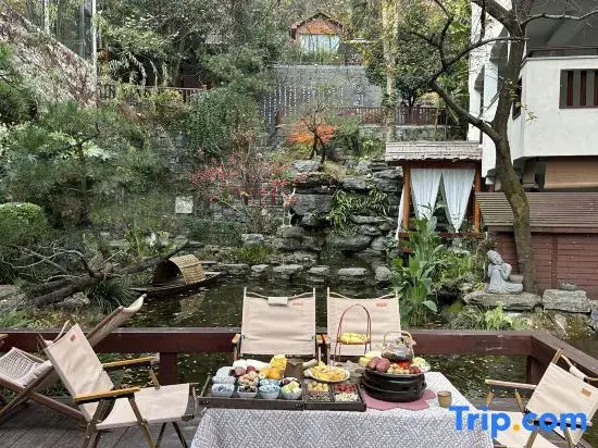 Phoenix Xueqingji Humanity Banshan Homestay (Phoenix Ancient City Branch)