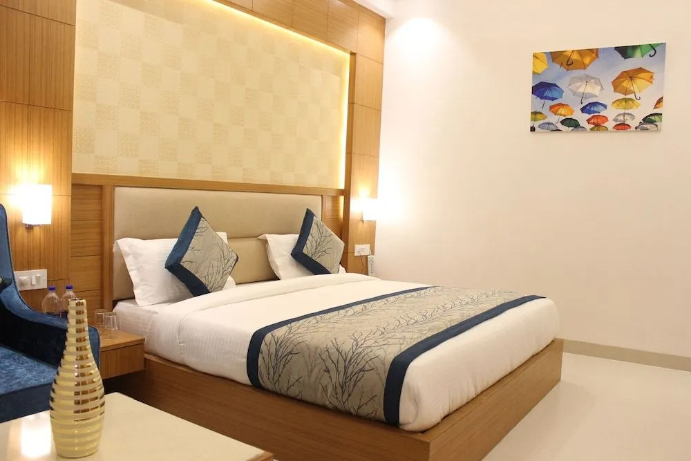 Hotel Banz Near Indira Gandhi Airport Delhi