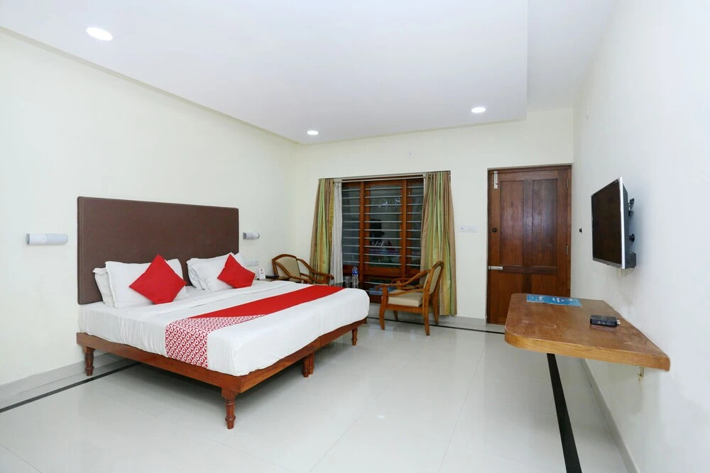 OYO 22567 Travancore Island Resort