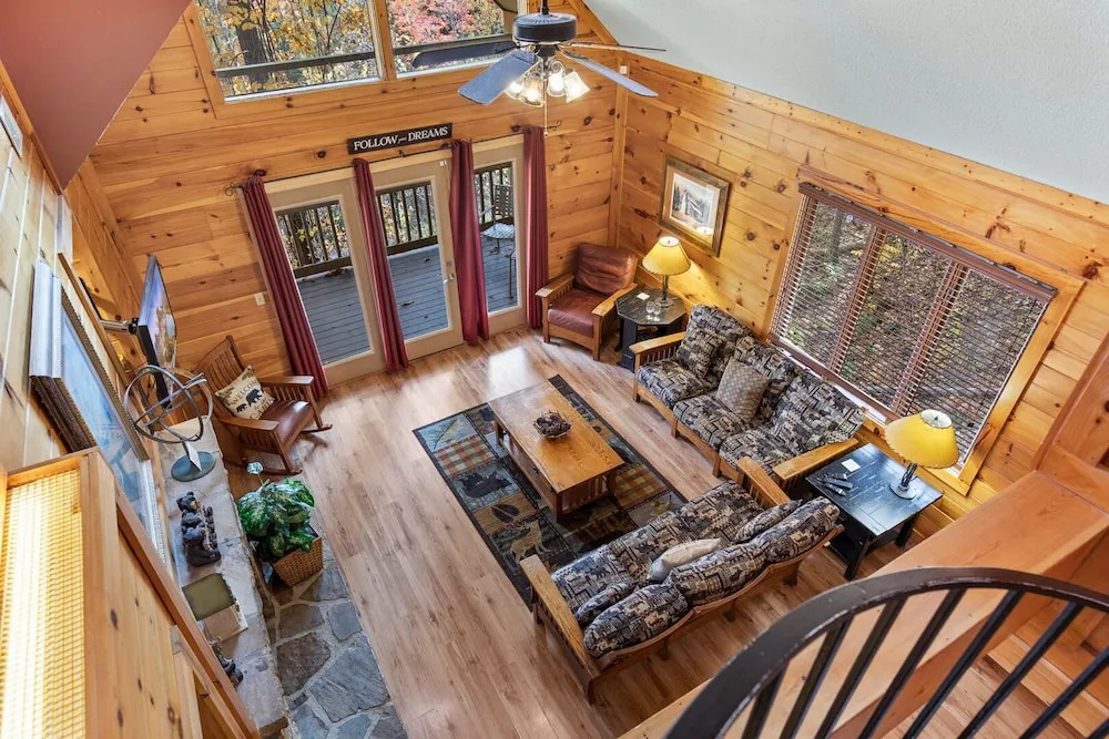 Bear Crossing Cabin by Jackson Mountain Rentals