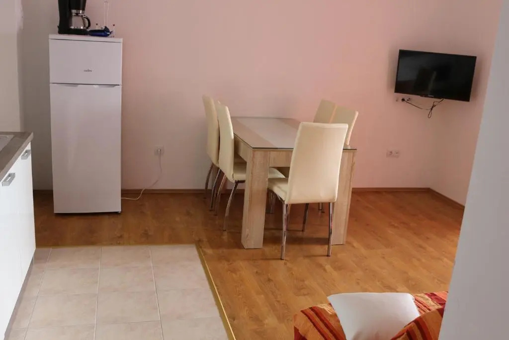 Apartments Marija - Maslenica - first line to the sea