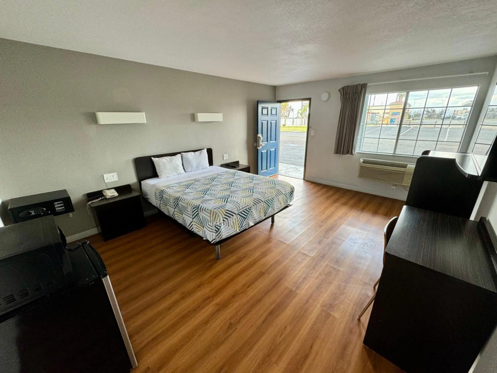 Motel 6-Delano, CA