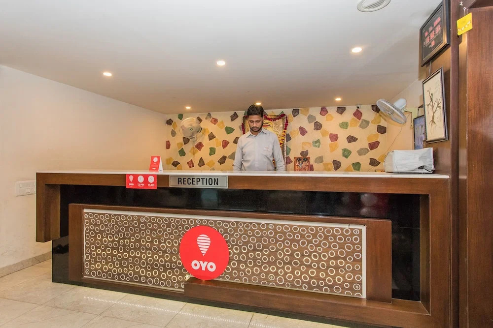 Super Townhouse Divya Palace