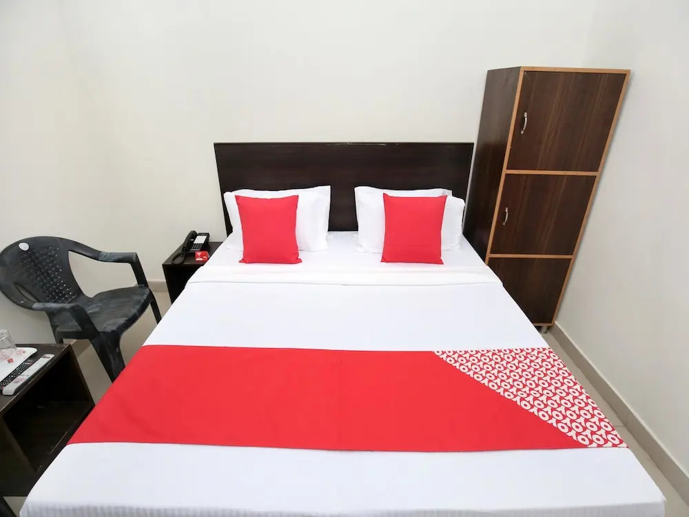 OYO 13088 Hotel Basant