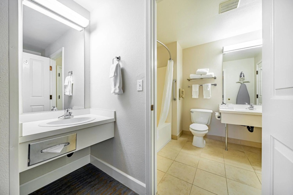 Ashland Hills Hotel & Suites