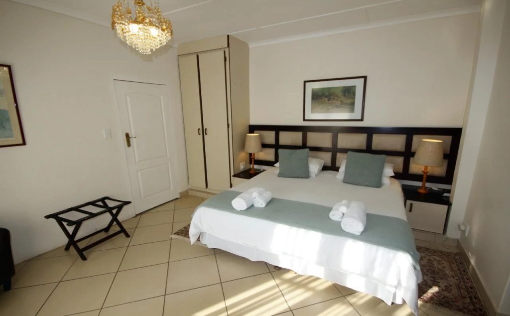 Whalesong Guest House