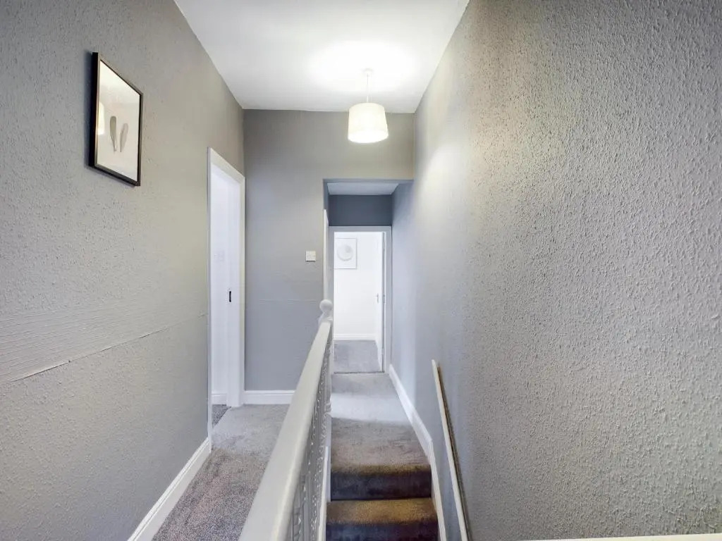 Cheerful 3 bedroom home with free parking and WIFI