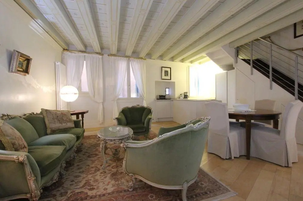 Faville - Rialto Apartments