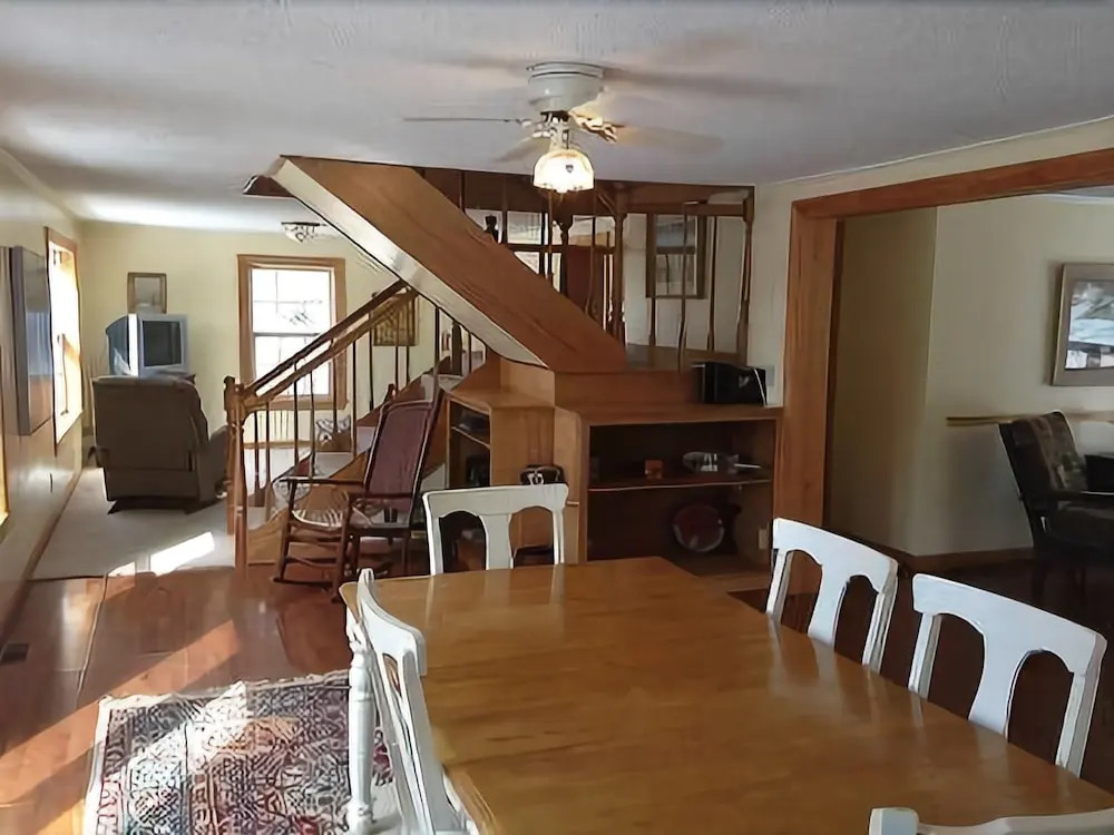 Lords Beach Cottage - Three Bedroom Home