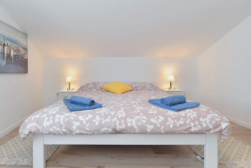 Apartment 1845