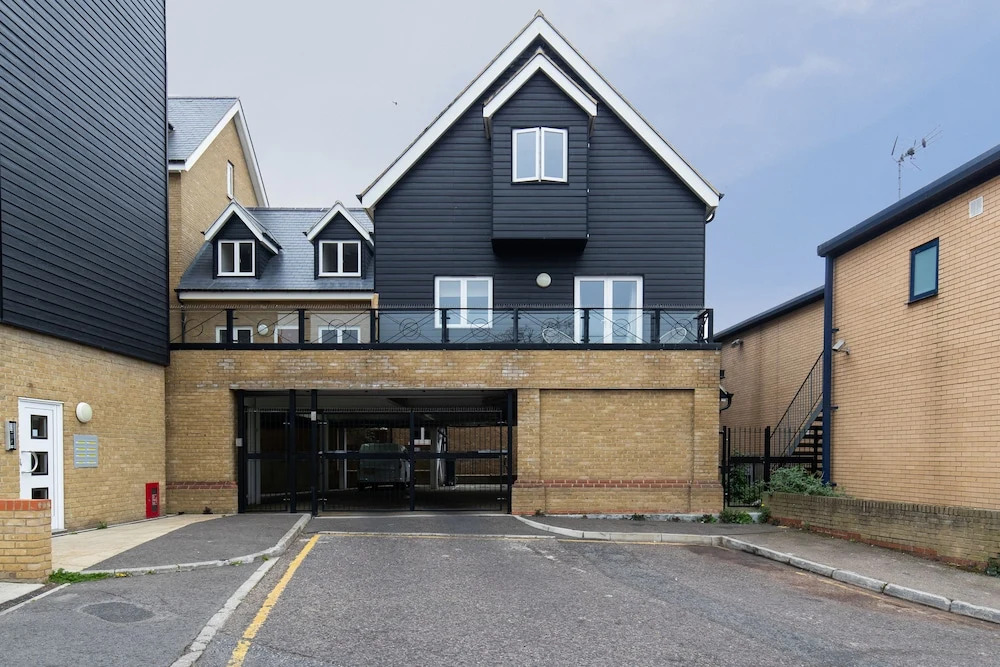 Velvet 2-bedroom Apartment Brewery Road