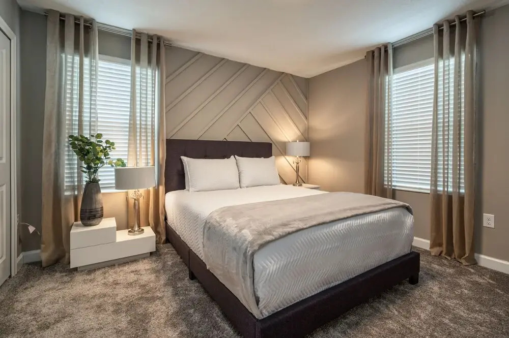 9 Bedrooms 5 Bathrooms Storey Lake 2874 Bd