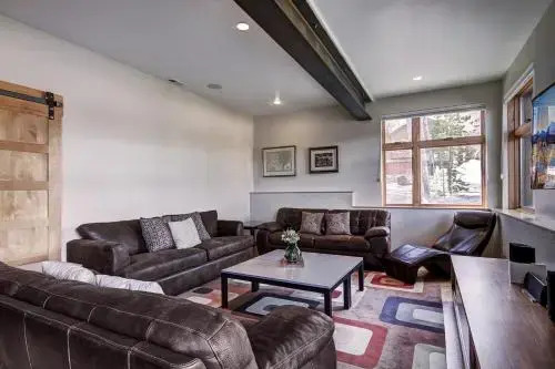 White Cloud Mountain Home