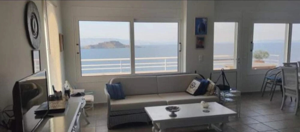 Charming 4-bed Villa in Pefkali