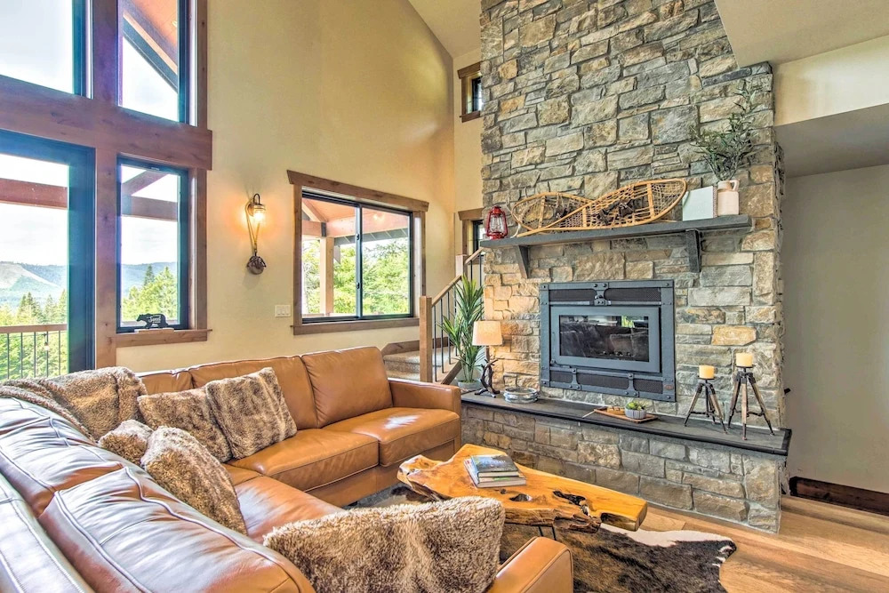 Soak, Night Ski & Explore! Cle Elum Mtn-view Cabin