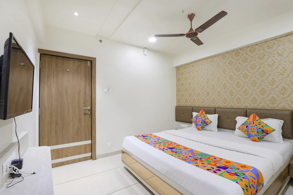 FabHotel Bharosa Inn
