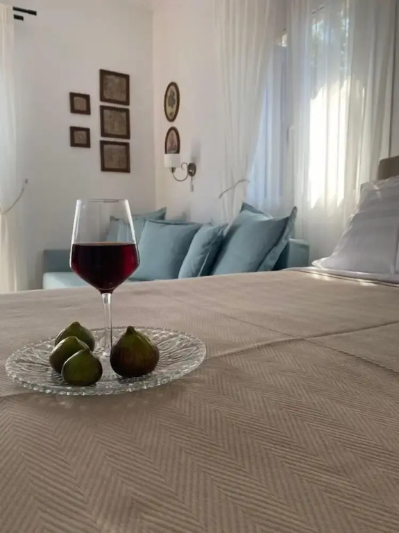 Reginas Apartments