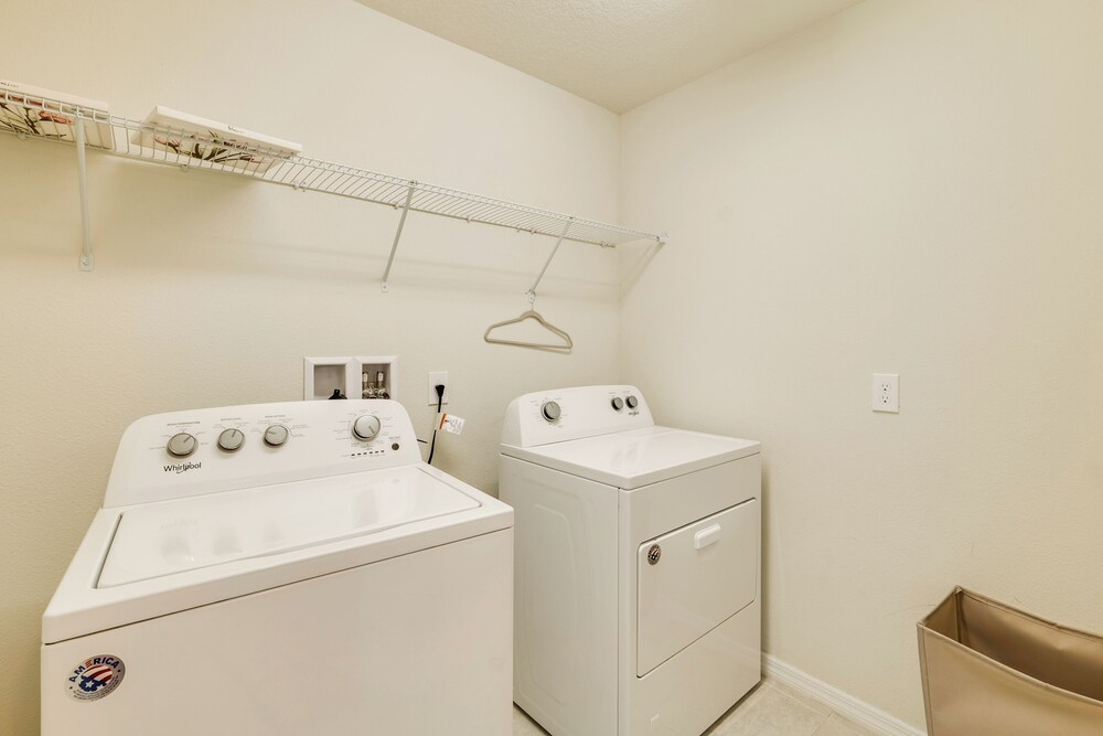 Heated Pool & Theater: Solterra 5BR Home Near WDW