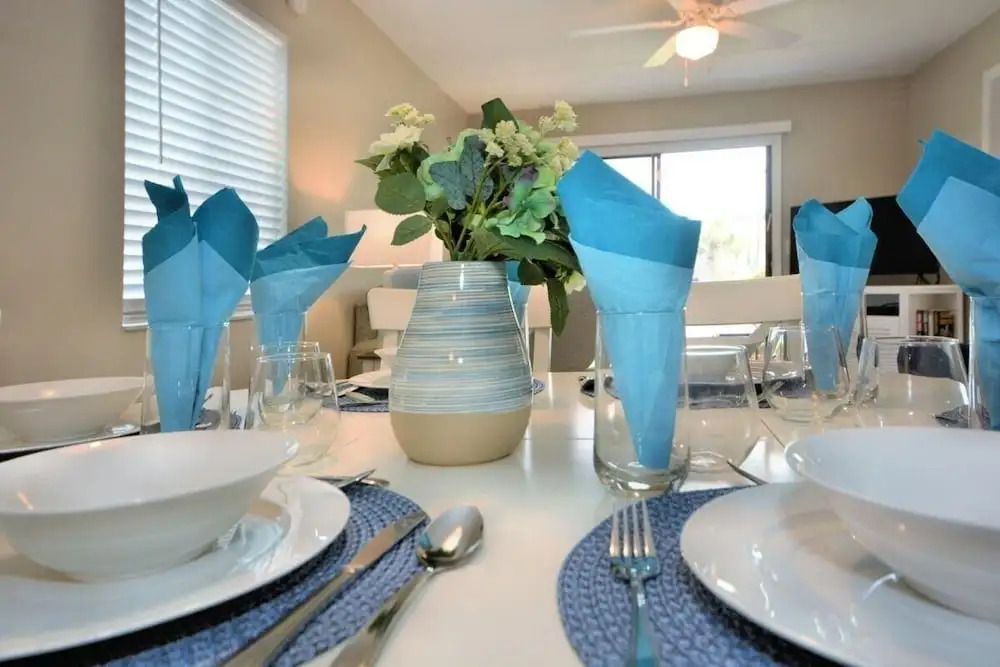 Beachside Retreat-Courtyard Villa-Beachside condo