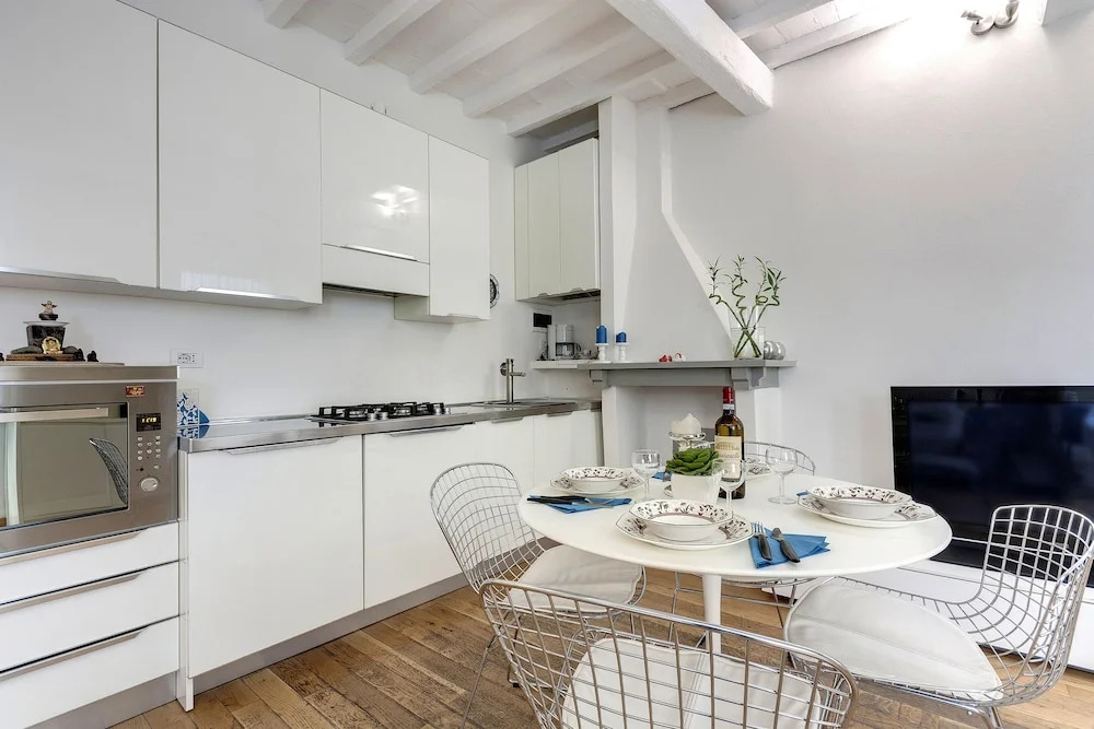 Central Duomo Apartment With Fast Wifi