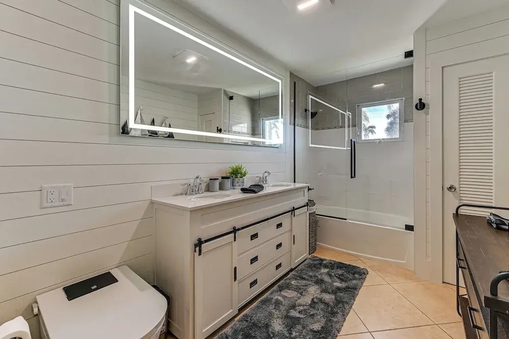1 Mi to Bonita Beach Park: Chic Canal-front Home!